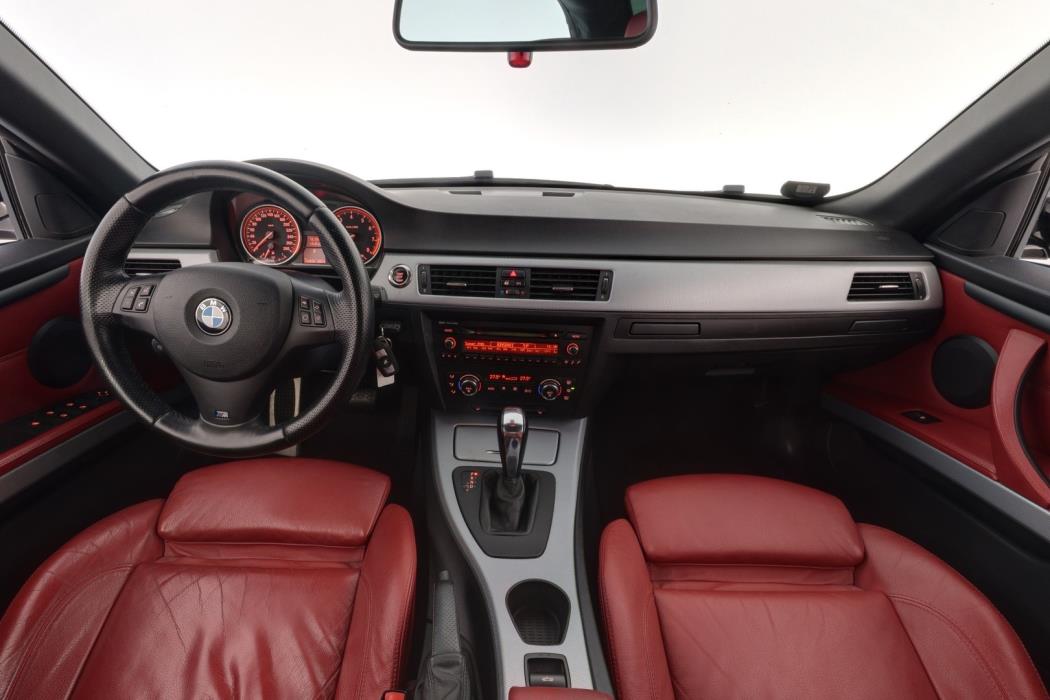 BMW 330 2008