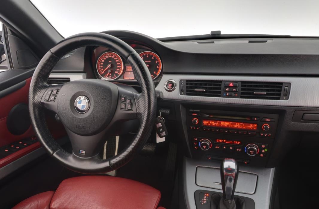 BMW 330 2008