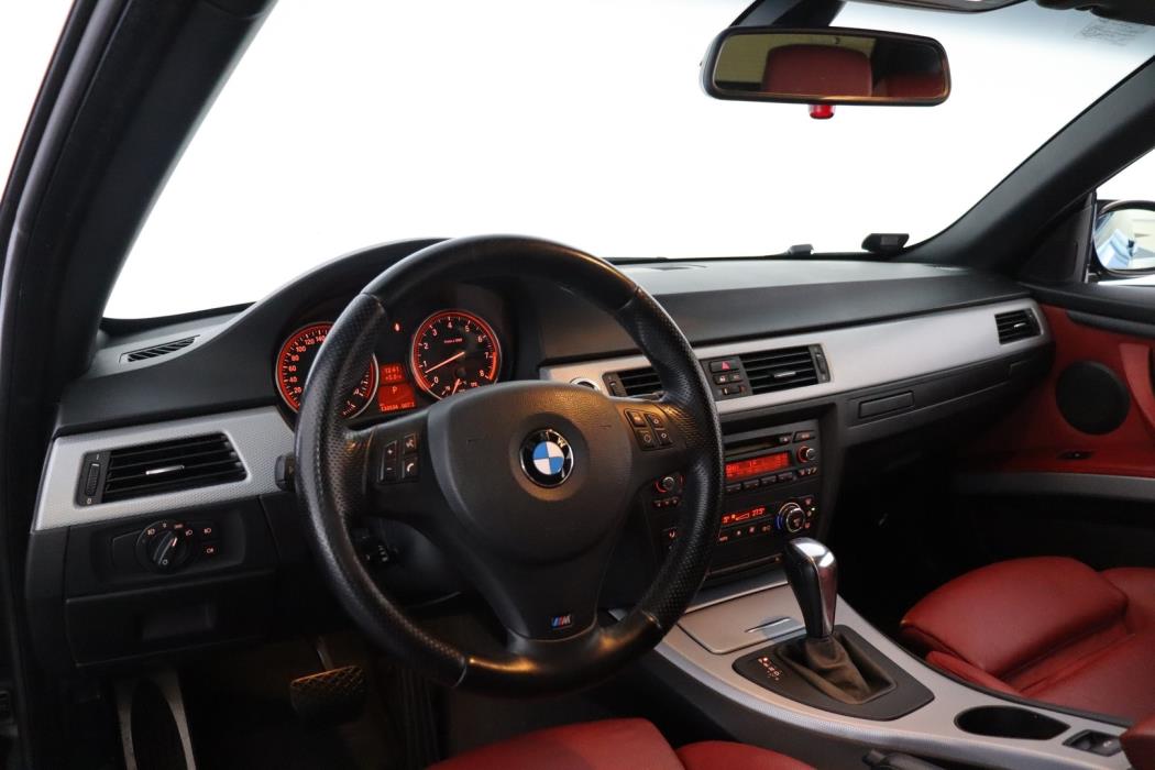 BMW 330 2008