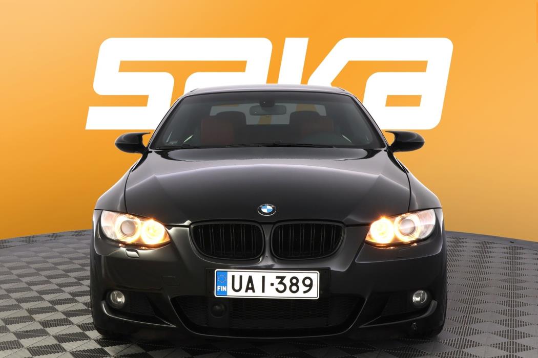 BMW 330 2008