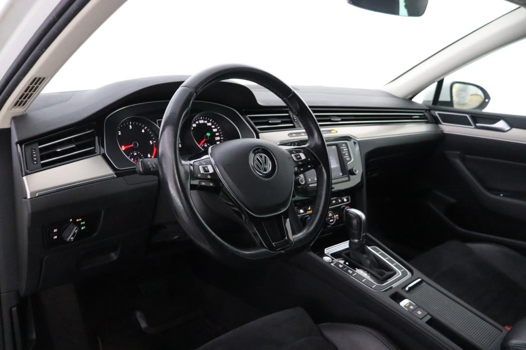 VOLKSWAGEN Passat 2017