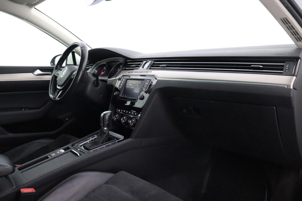 VOLKSWAGEN Passat 2017