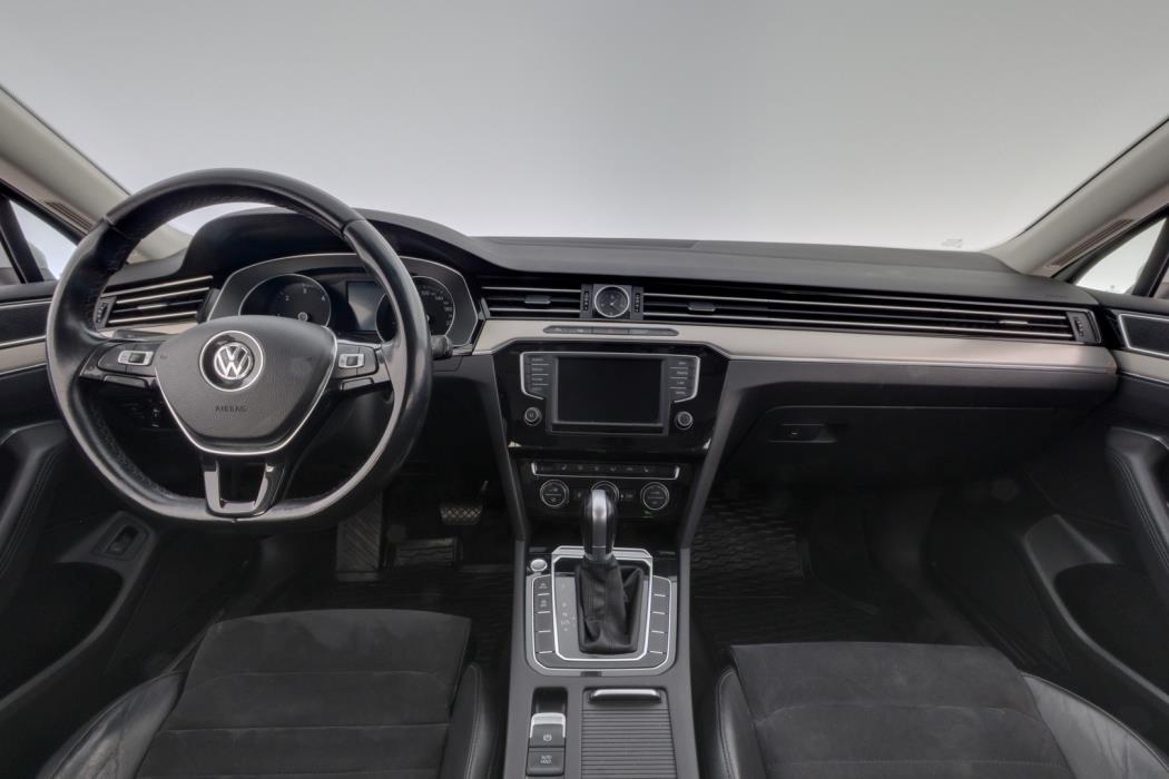 VOLKSWAGEN Passat 2017