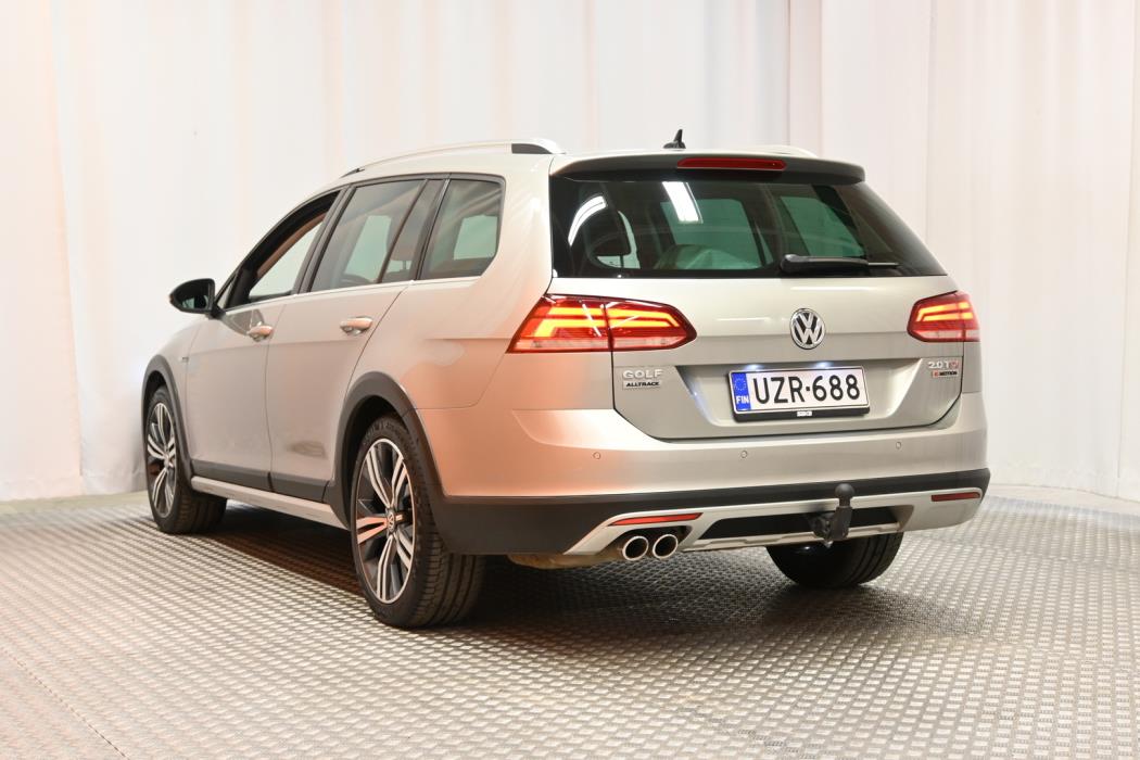 VOLKSWAGEN Golf 2018