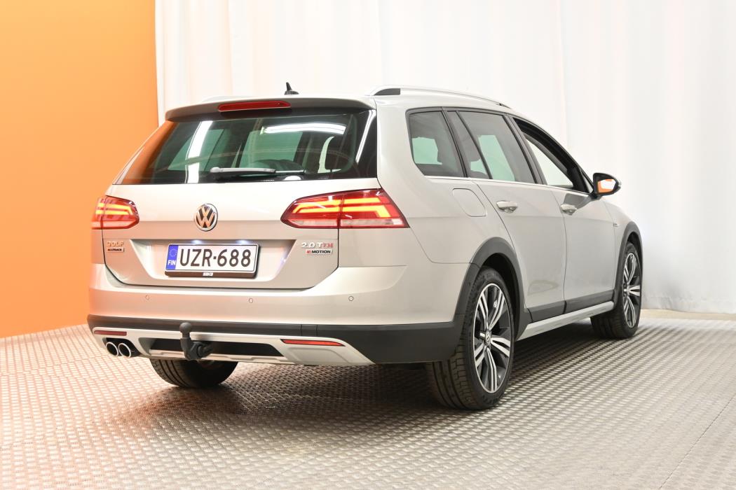 VOLKSWAGEN Golf 2018