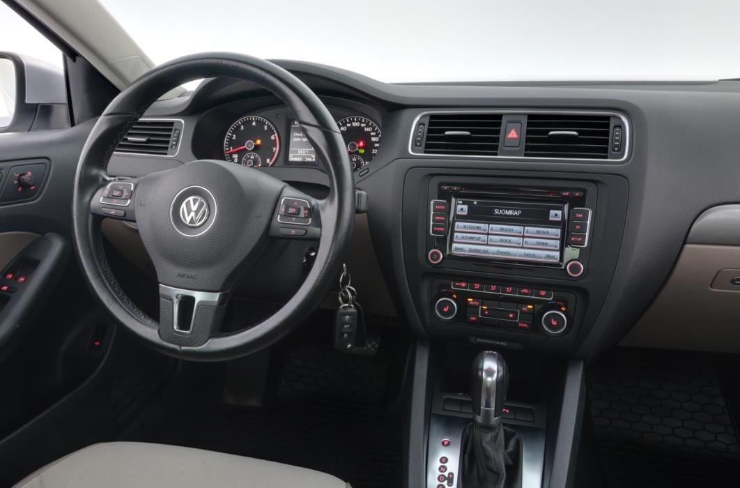 VOLKSWAGEN Jetta 2012