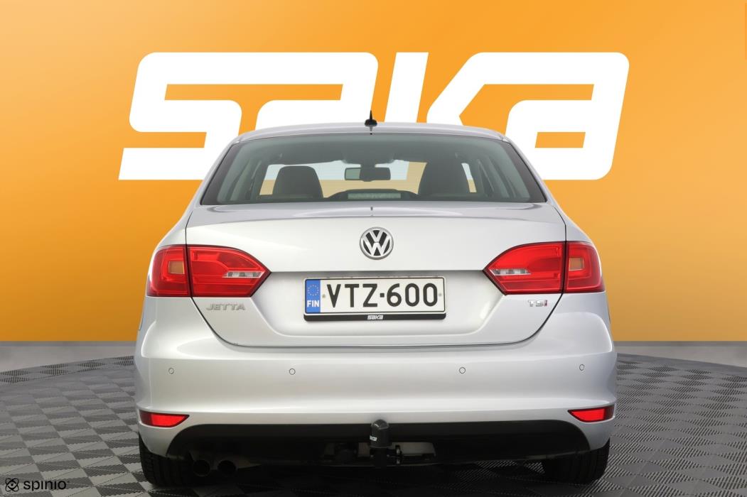 VOLKSWAGEN Jetta 2012