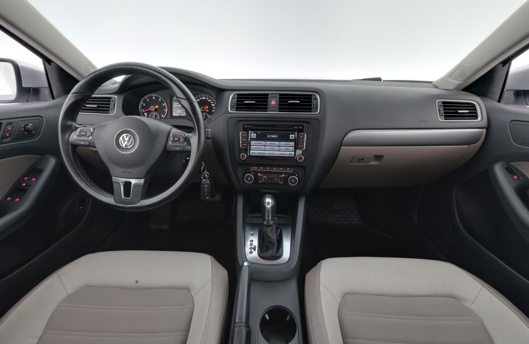 VOLKSWAGEN Jetta 2012