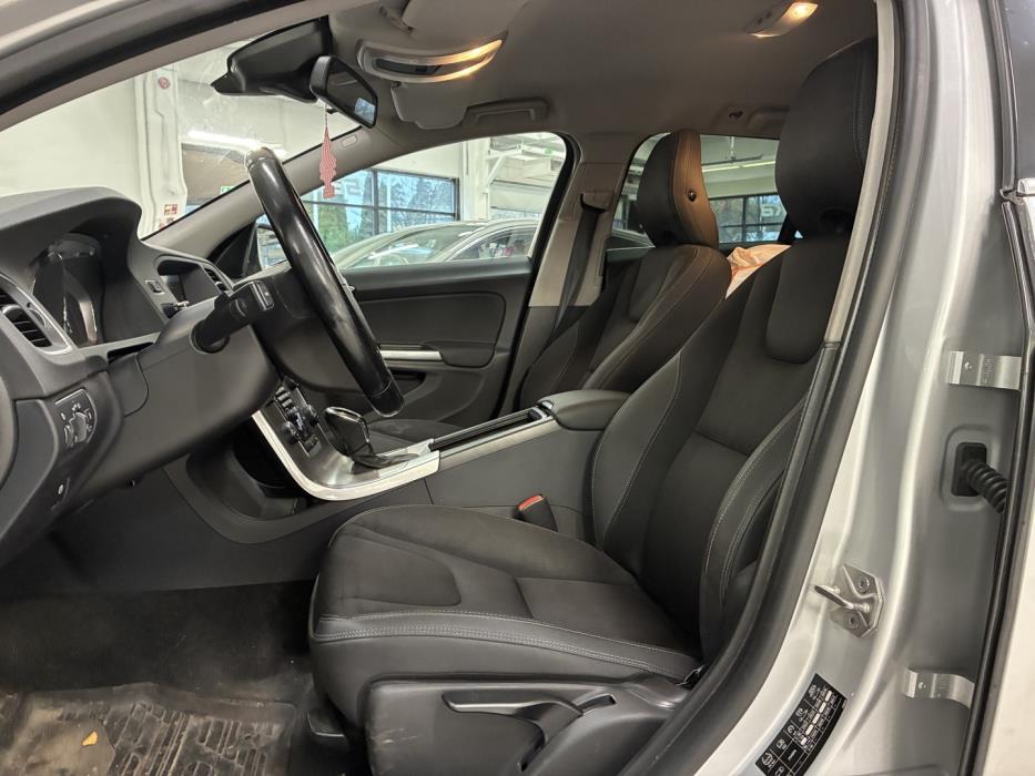 VOLVO V60 2014