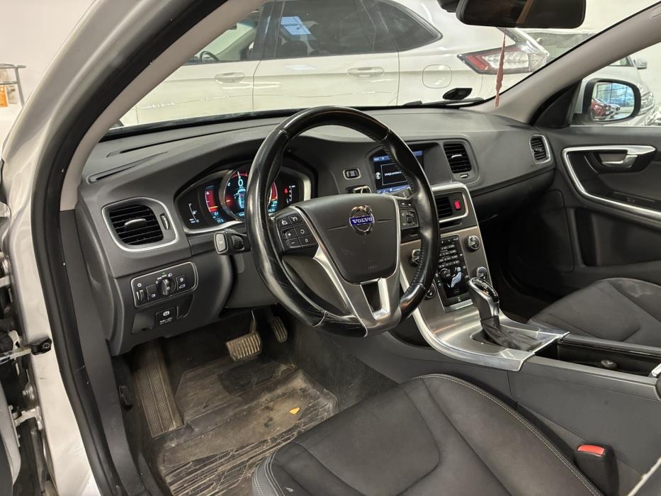 VOLVO V60 2014