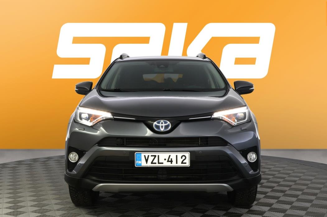 TOYOTA RAV4 2018