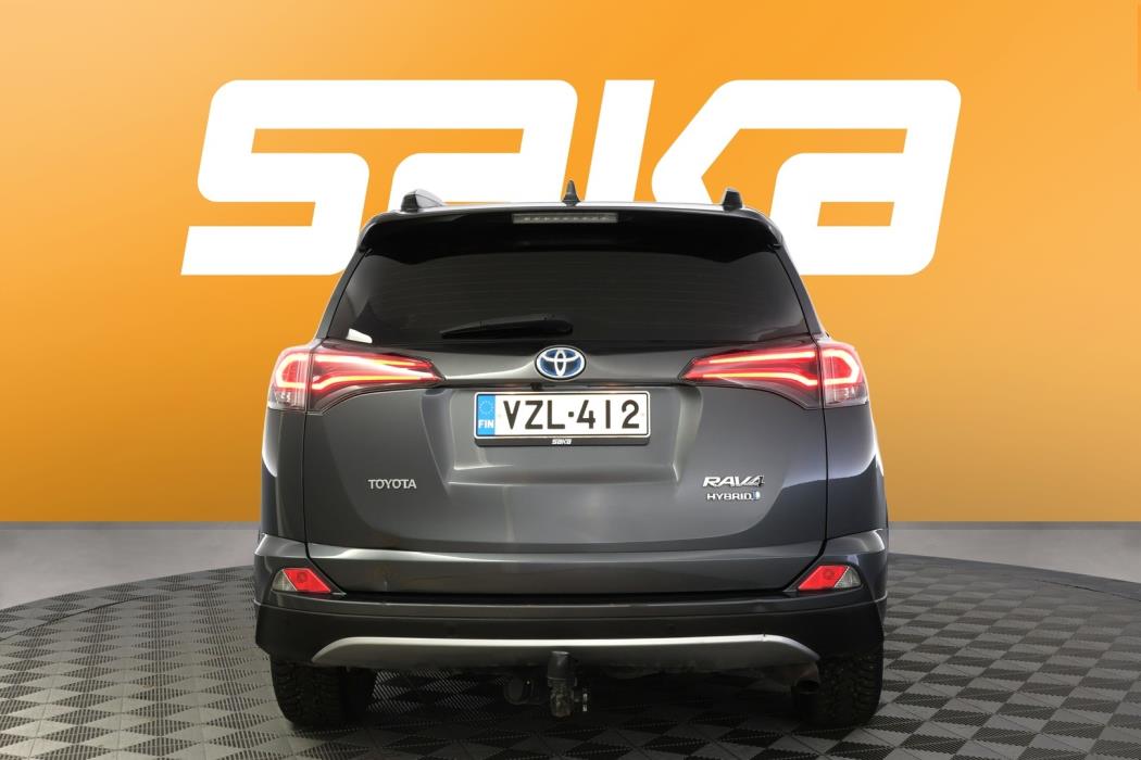 TOYOTA RAV4 2018