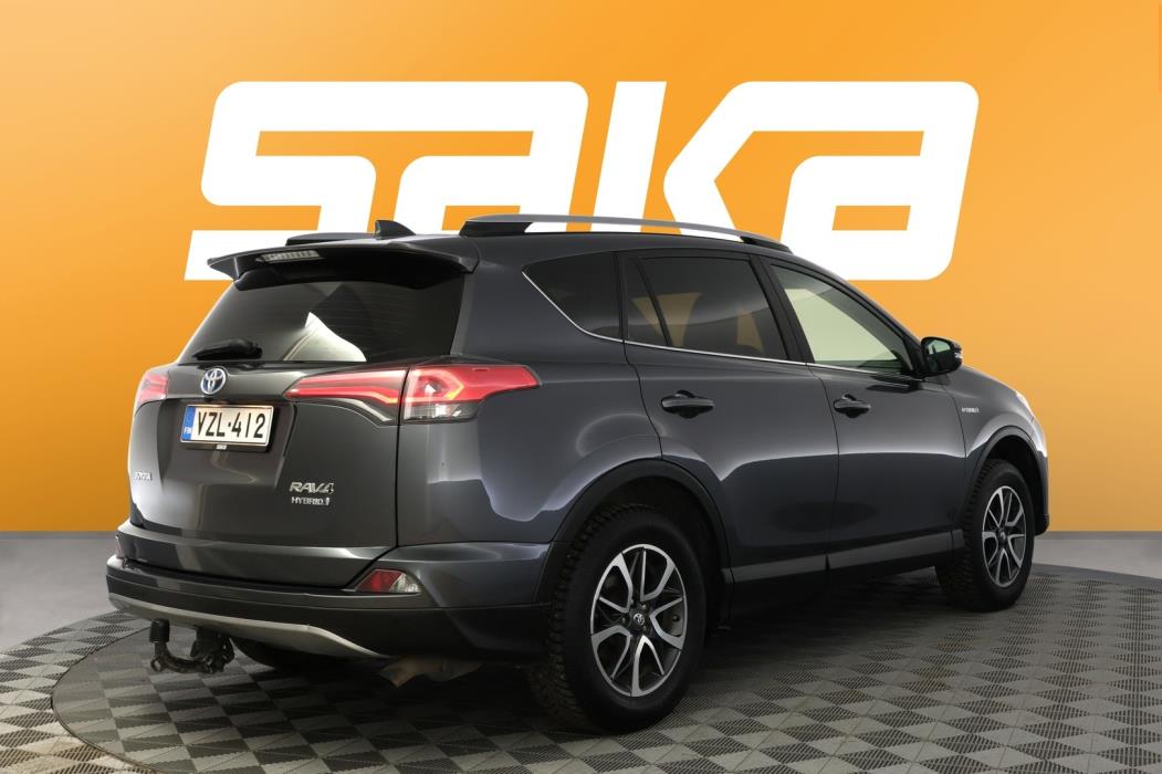 TOYOTA RAV4 2018