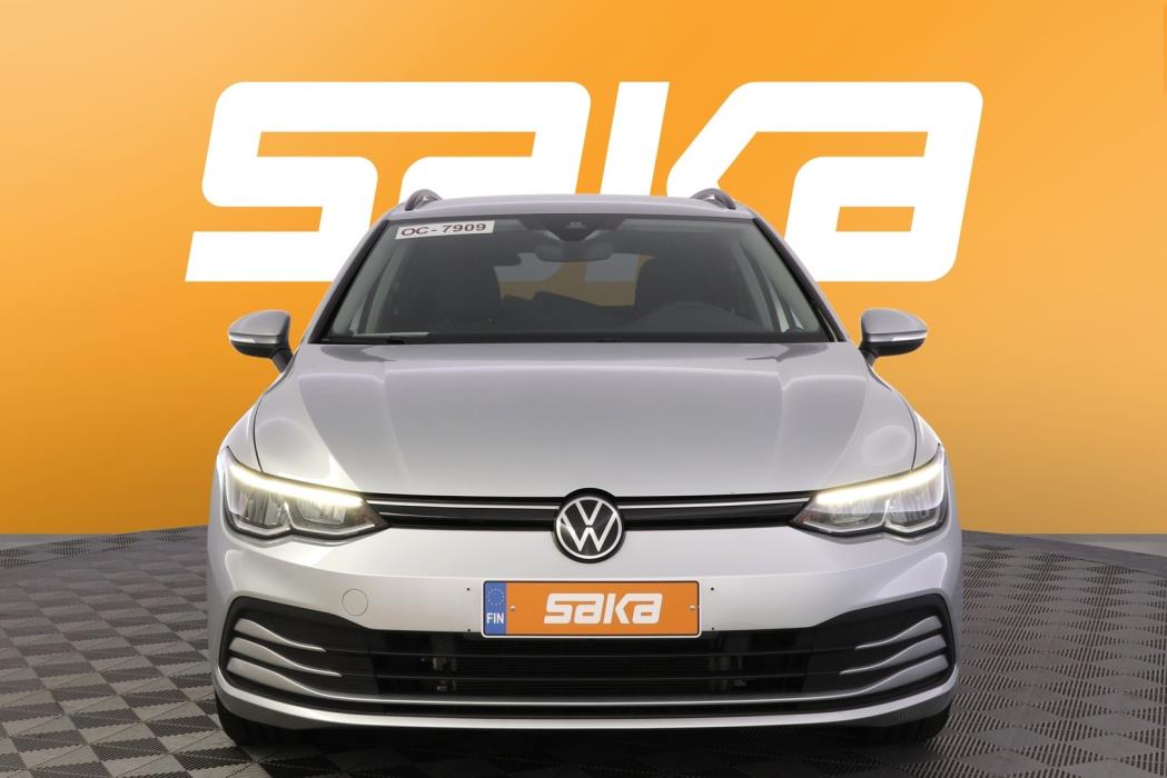 VOLKSWAGEN Golf 2023