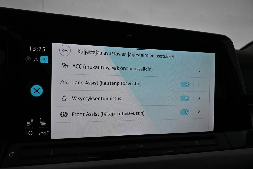VOLKSWAGEN Golf 2023