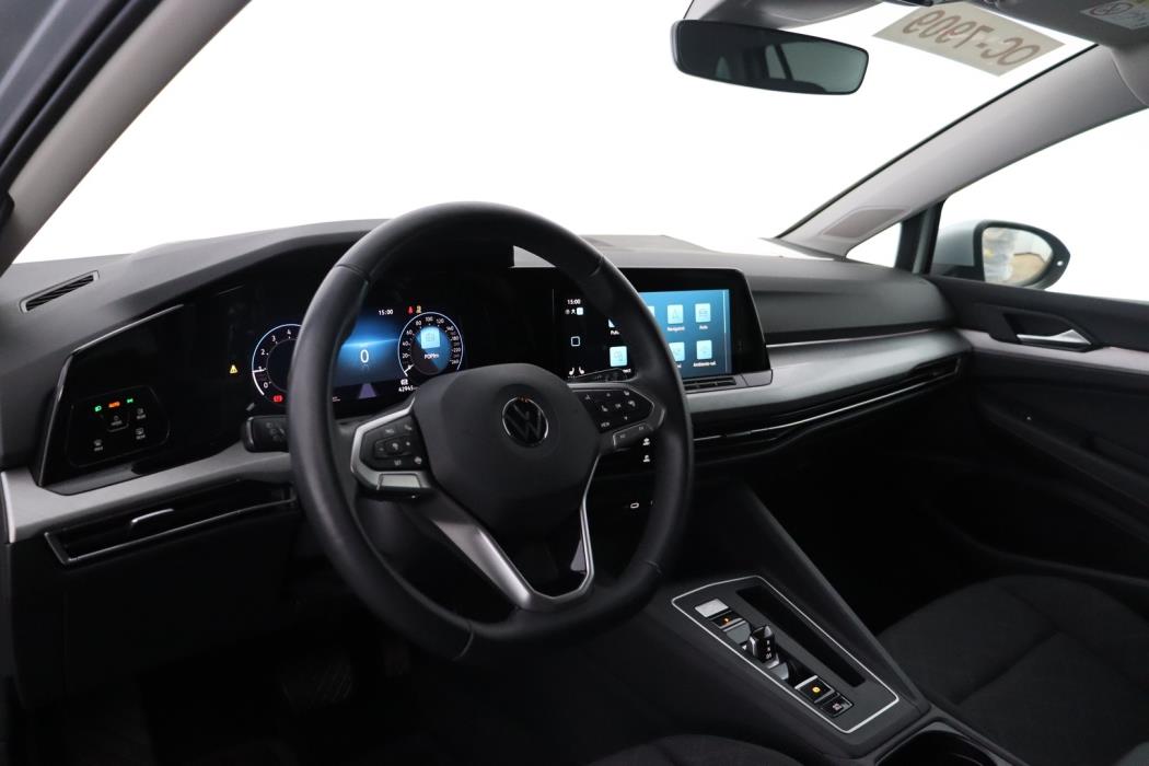 VOLKSWAGEN Golf 2023