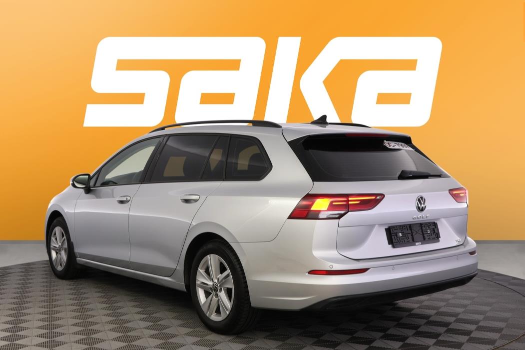 VOLKSWAGEN Golf 2023