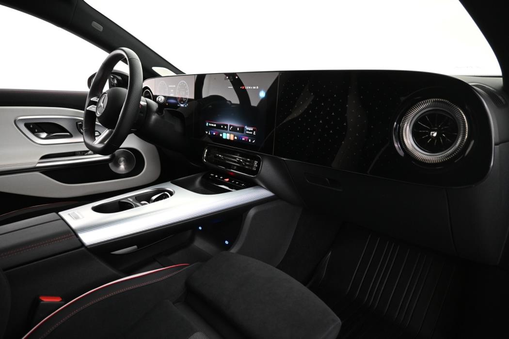 MERCEDES-BENZ CLA 2025