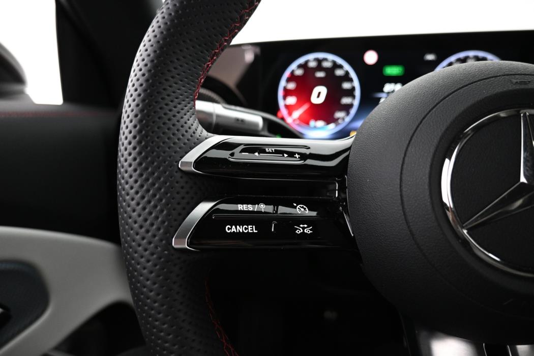 MERCEDES-BENZ CLA 2025