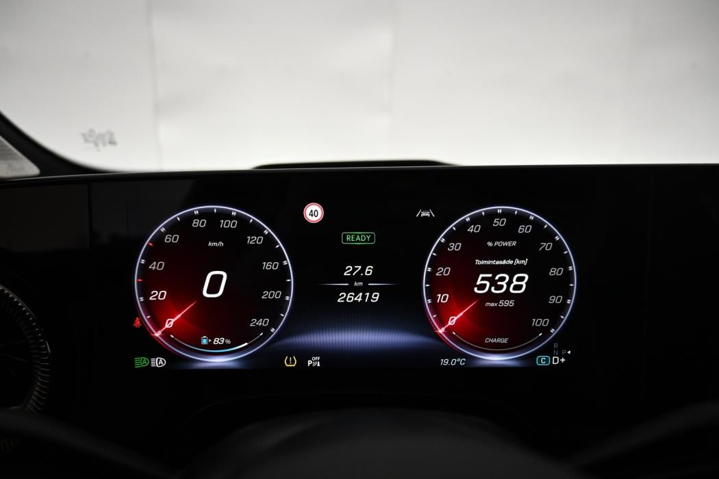 MERCEDES-BENZ CLA 2025