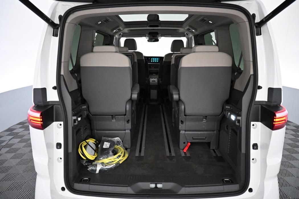 VOLKSWAGEN Multivan 2023