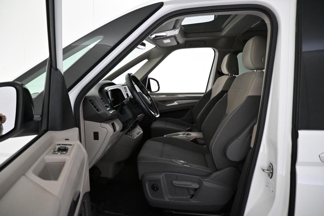 VOLKSWAGEN Multivan 2023