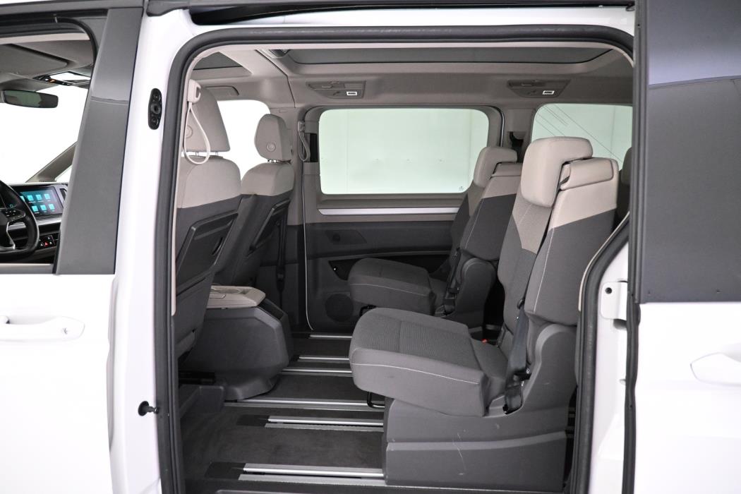 VOLKSWAGEN Multivan 2023