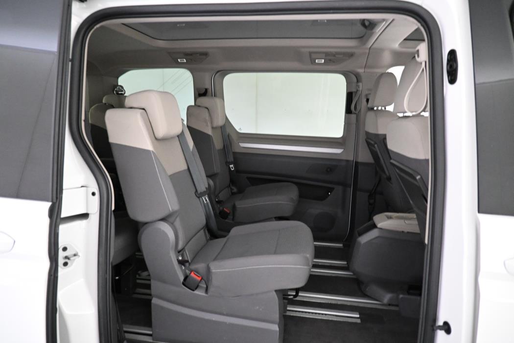VOLKSWAGEN Multivan 2023