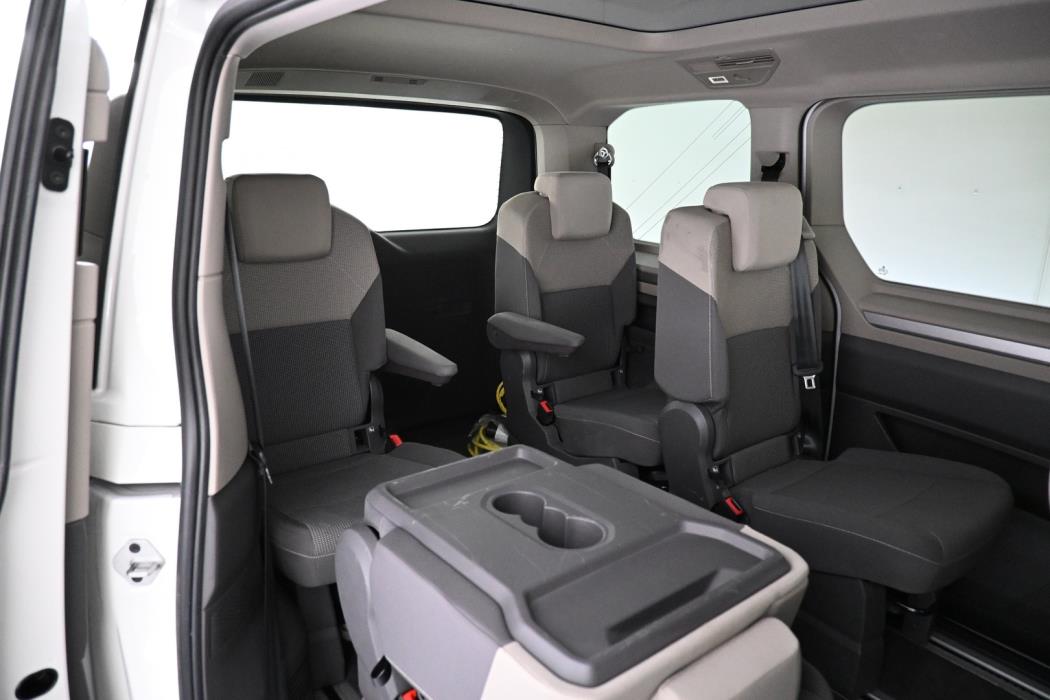 VOLKSWAGEN Multivan 2023