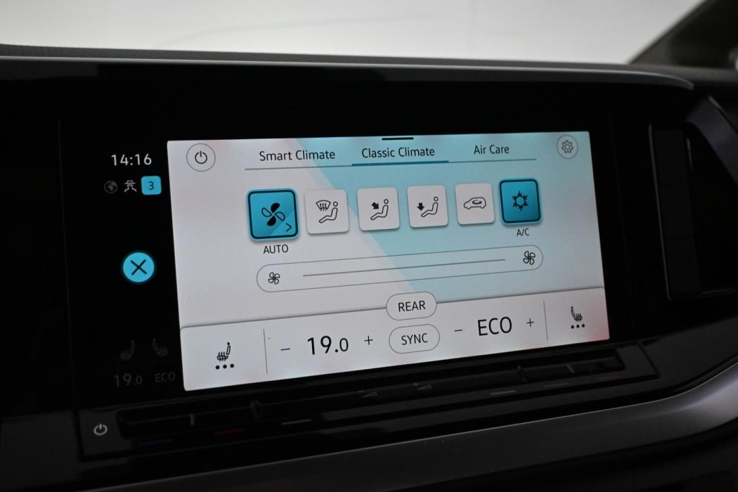 VOLKSWAGEN Multivan 2023