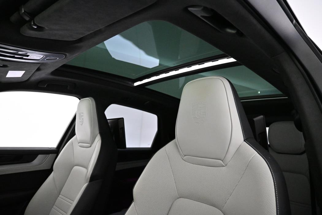 PORSCHE Cayenne 2024