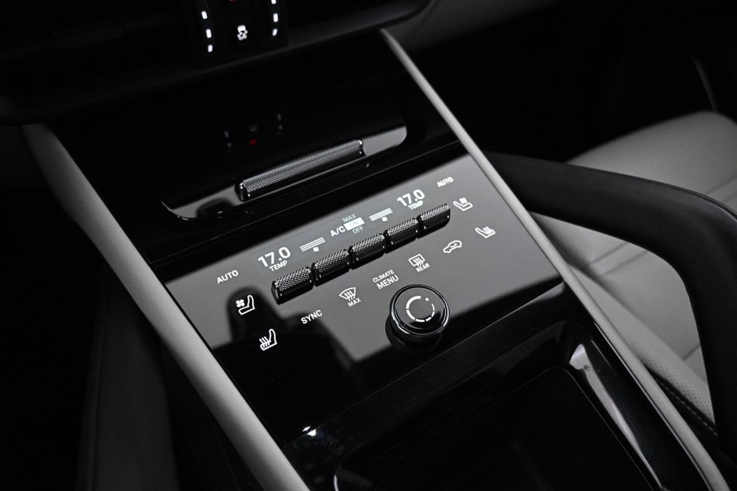 PORSCHE Cayenne 2024