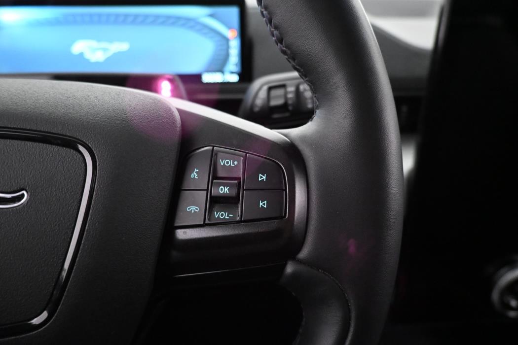 FORD Mustang Mach-E 2021