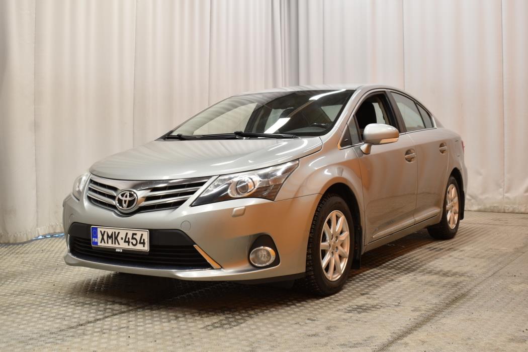 TOYOTA Avensis 2012