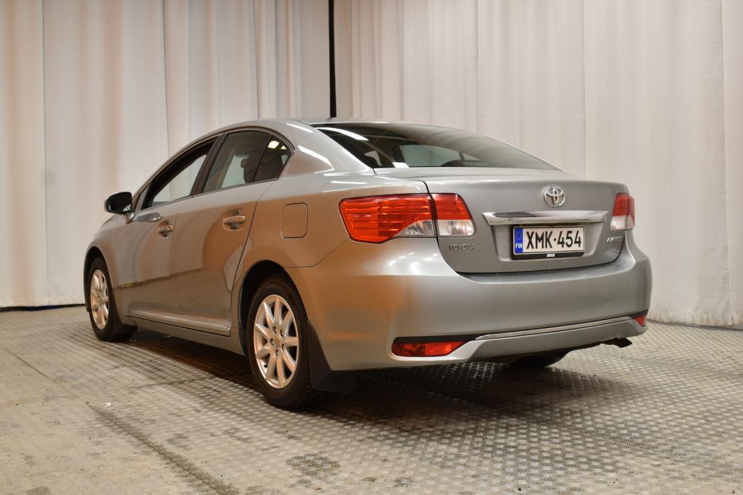 TOYOTA Avensis 2012