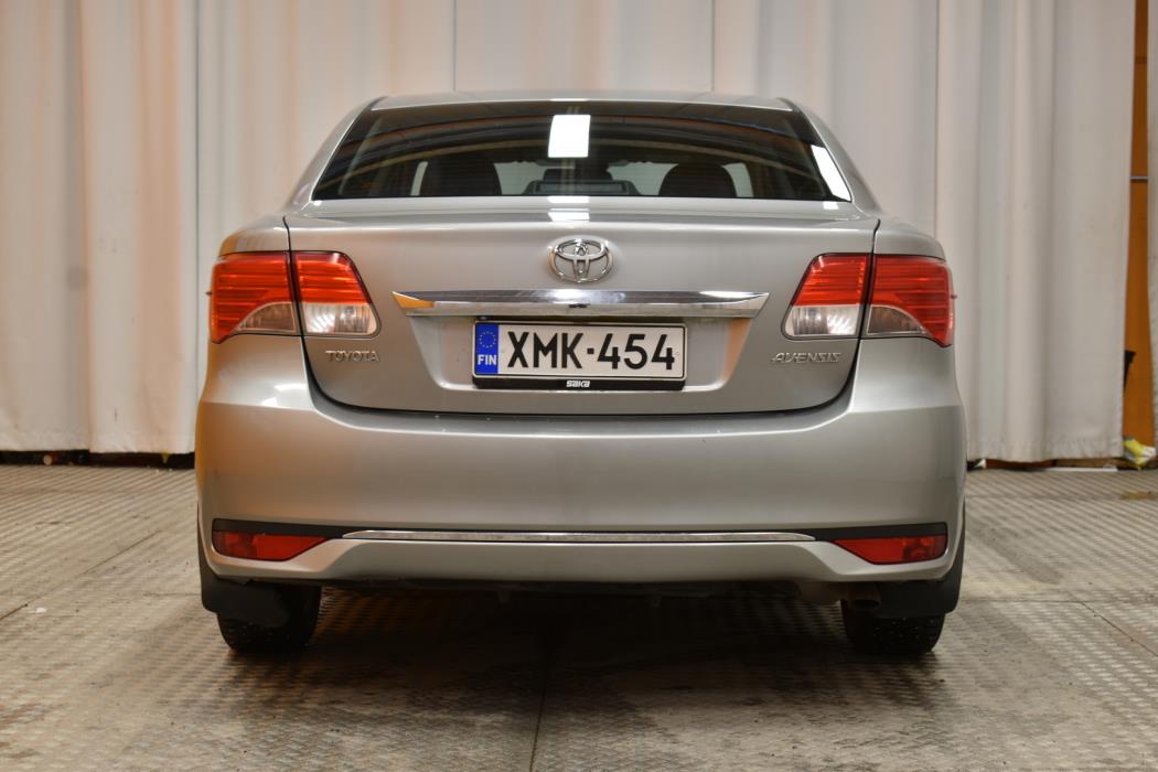 TOYOTA Avensis 2012