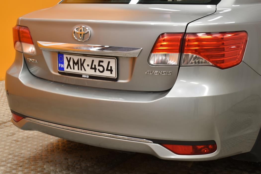 TOYOTA Avensis 2012