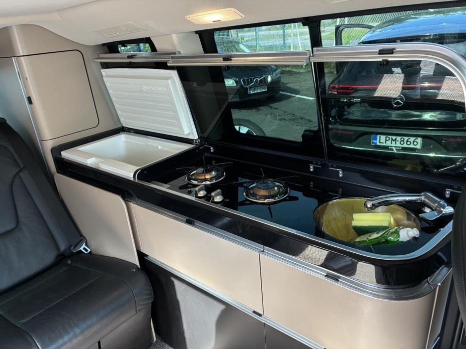 MERCEDES-BENZ V 2016