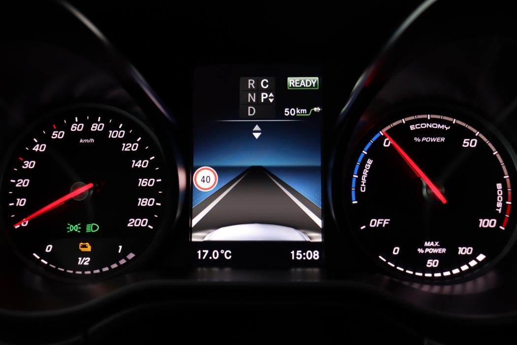 MERCEDES-BENZ EQV 2021