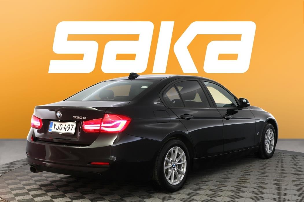 BMW 330 2017