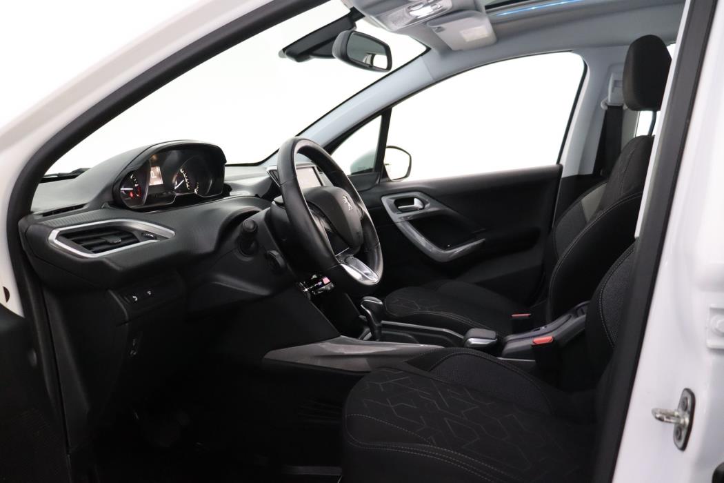 PEUGEOT 2008 2018
