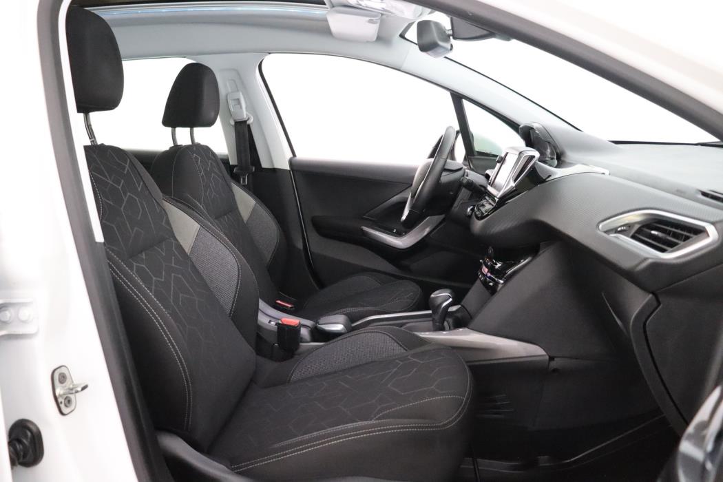 PEUGEOT 2008 2018
