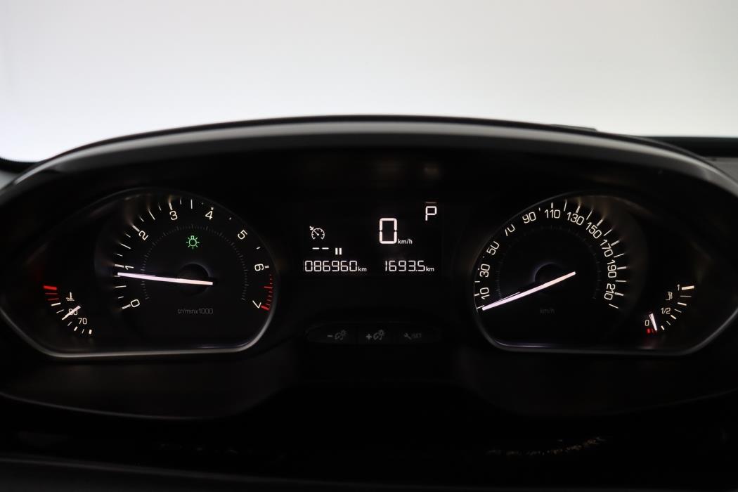 PEUGEOT 2008 2018