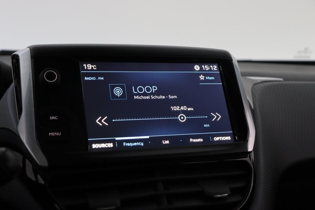 PEUGEOT 2008 2018
