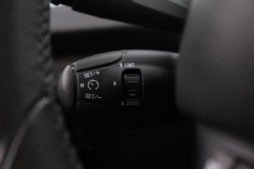 PEUGEOT 2008 2018