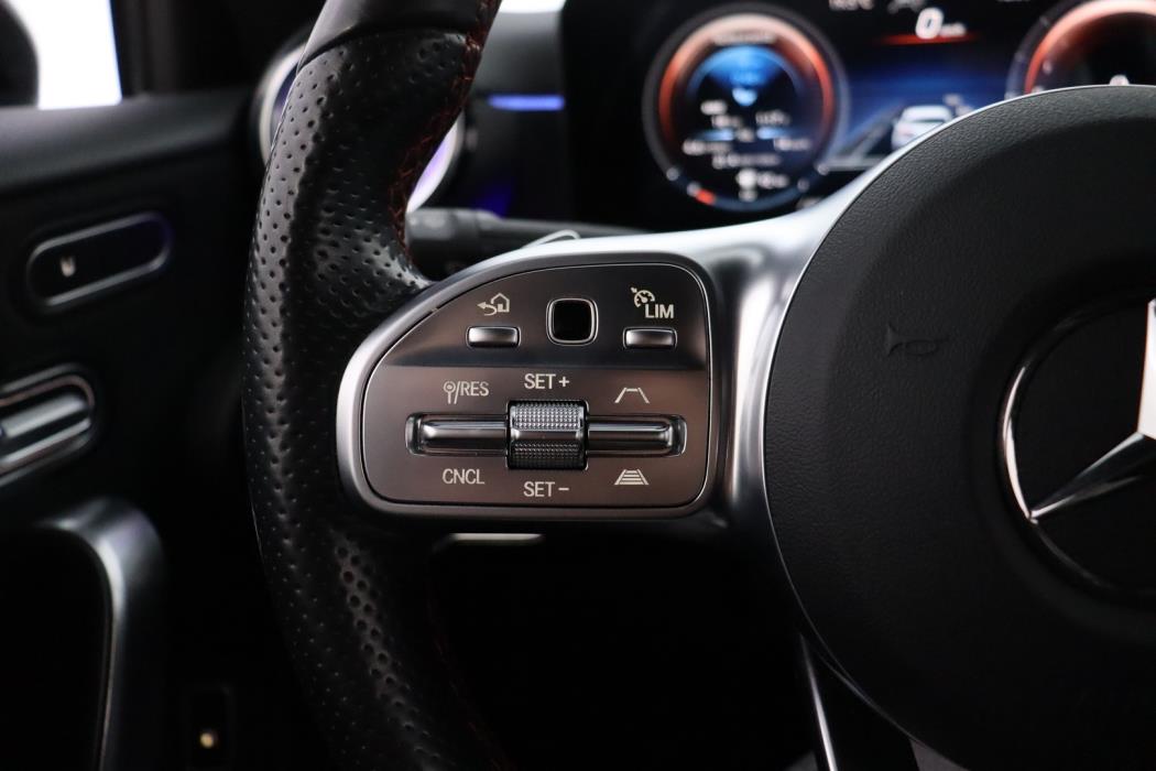 MERCEDES-BENZ A 2021