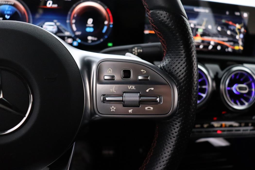 MERCEDES-BENZ A 2021