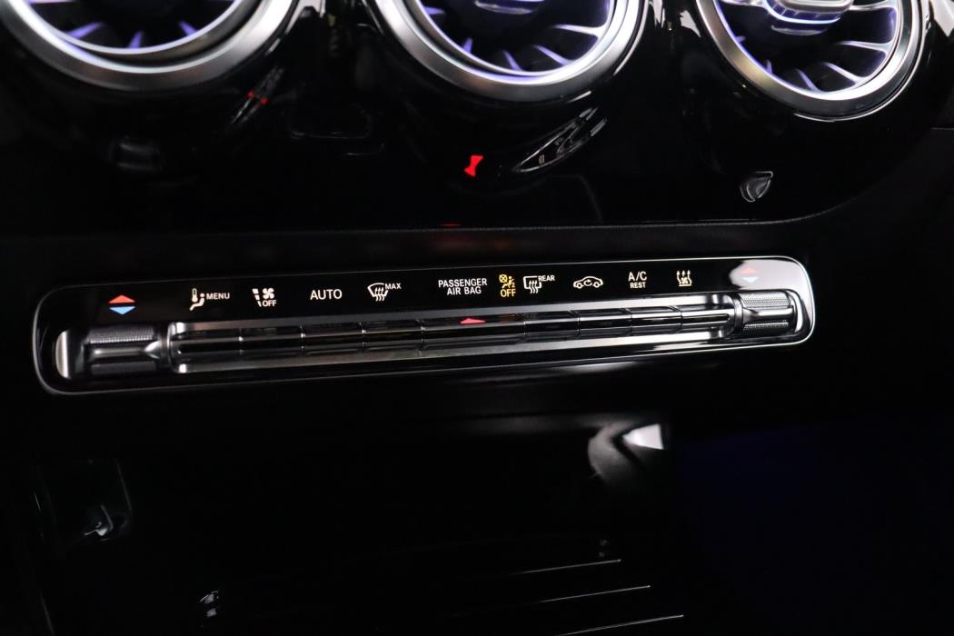 MERCEDES-BENZ A 2021