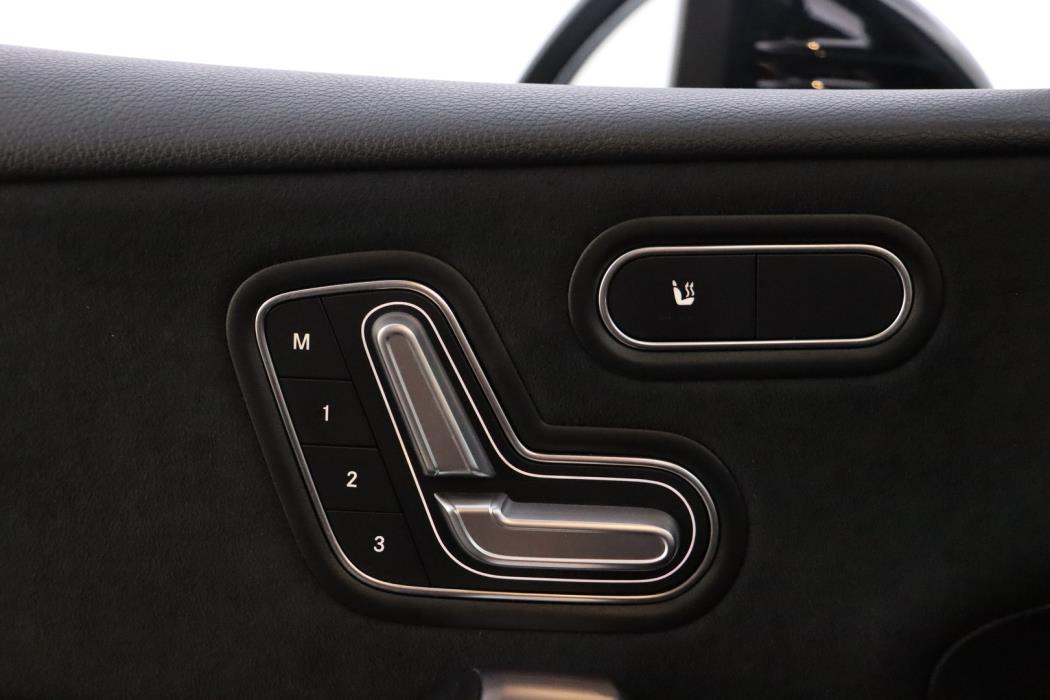 MERCEDES-BENZ A 2021