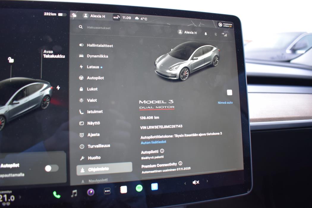 TESLA Model 3 2021